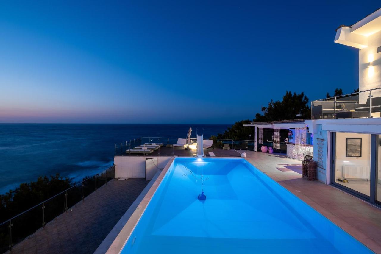 Icarus Luxury Beachfront Villa Γιαλισκάρι Εξωτερικό φωτογραφία