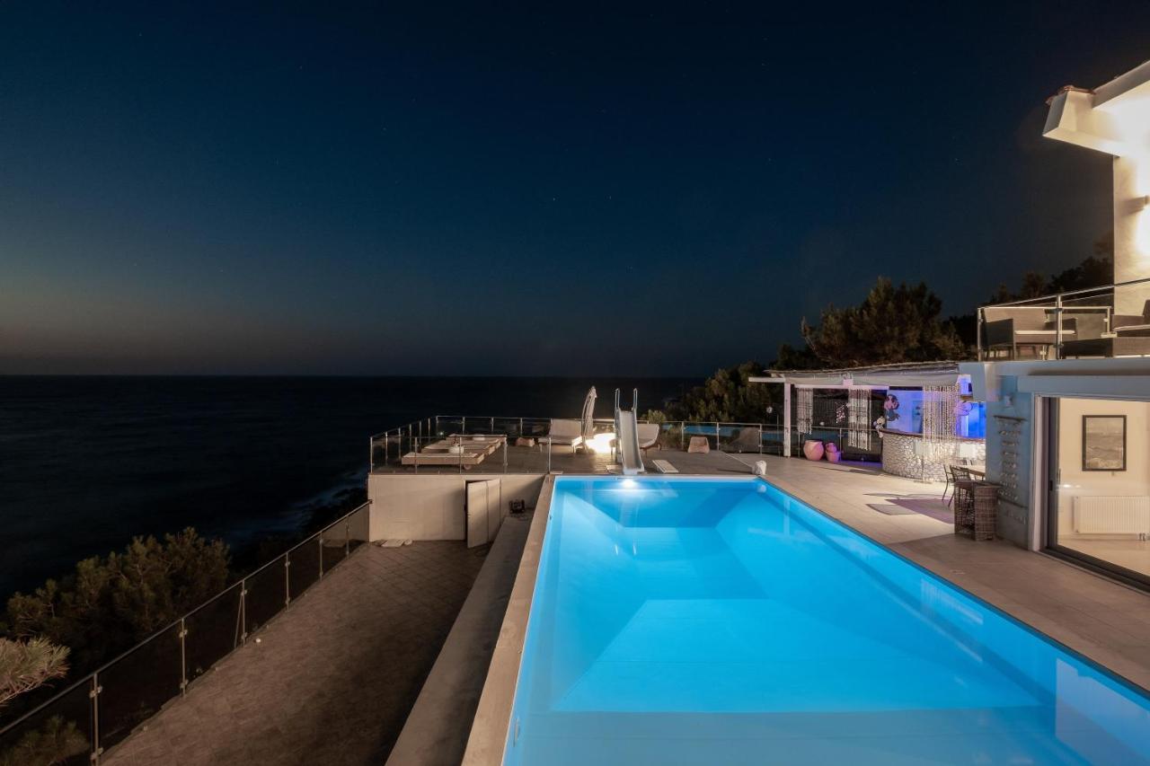 Icarus Luxury Beachfront Villa Γιαλισκάρι Εξωτερικό φωτογραφία